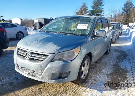 2010 Volkswagen Routan Sel from USA, damaged, VIN 2V4RW5DX5AR333544
